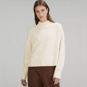 Lululemon Merino Wool Blend Ribbed turtleneck sweater size 8 white opal